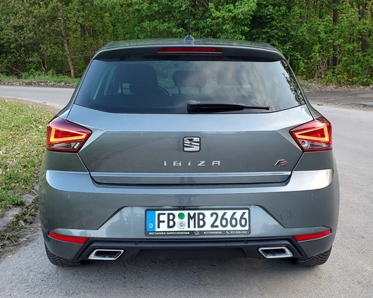 Seat Ibiza cena 53200 przebieg: 120836, rok produkcji 2017 z Tychy małe 67